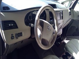 2011 TOYOTA SIENNA, GRAY, XLE MODEL, 3.5L, AWD,    Z26528